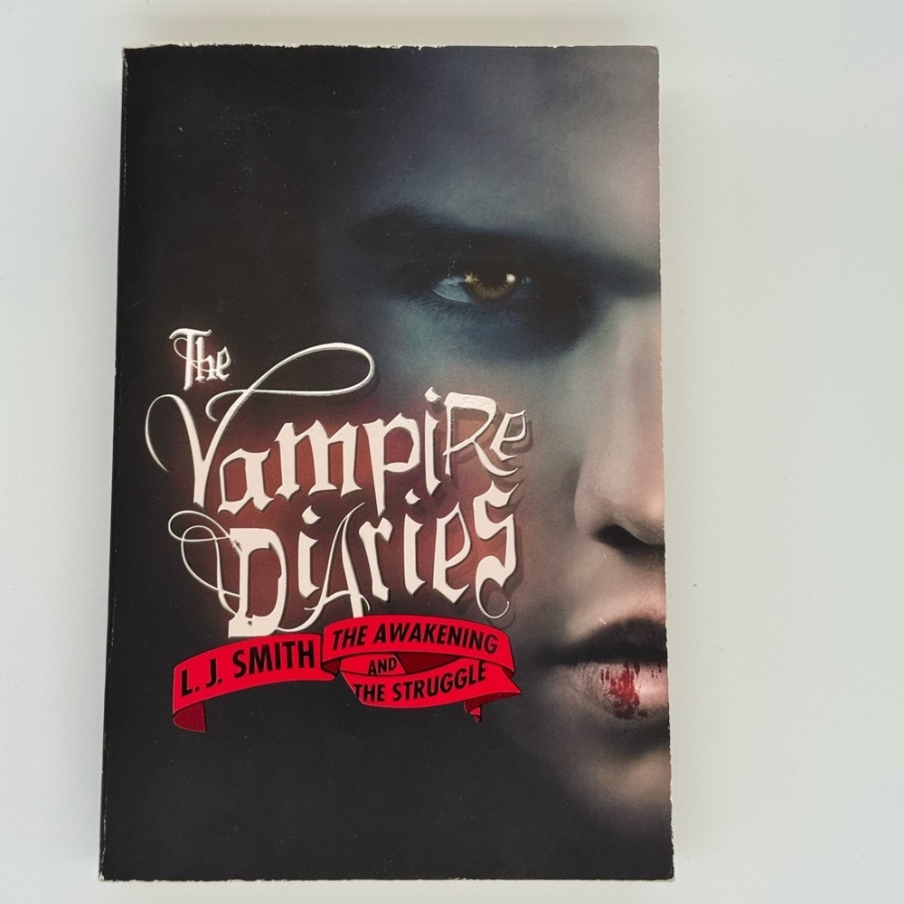 The Vampire Diaries by LJ Smith - Paperback